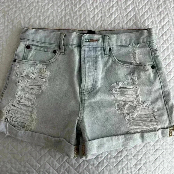 Forever 21 Stone Washed Jean Shorts Cutoffs Frayed Size S Destroyed Button Fly - Picture 1 of 5